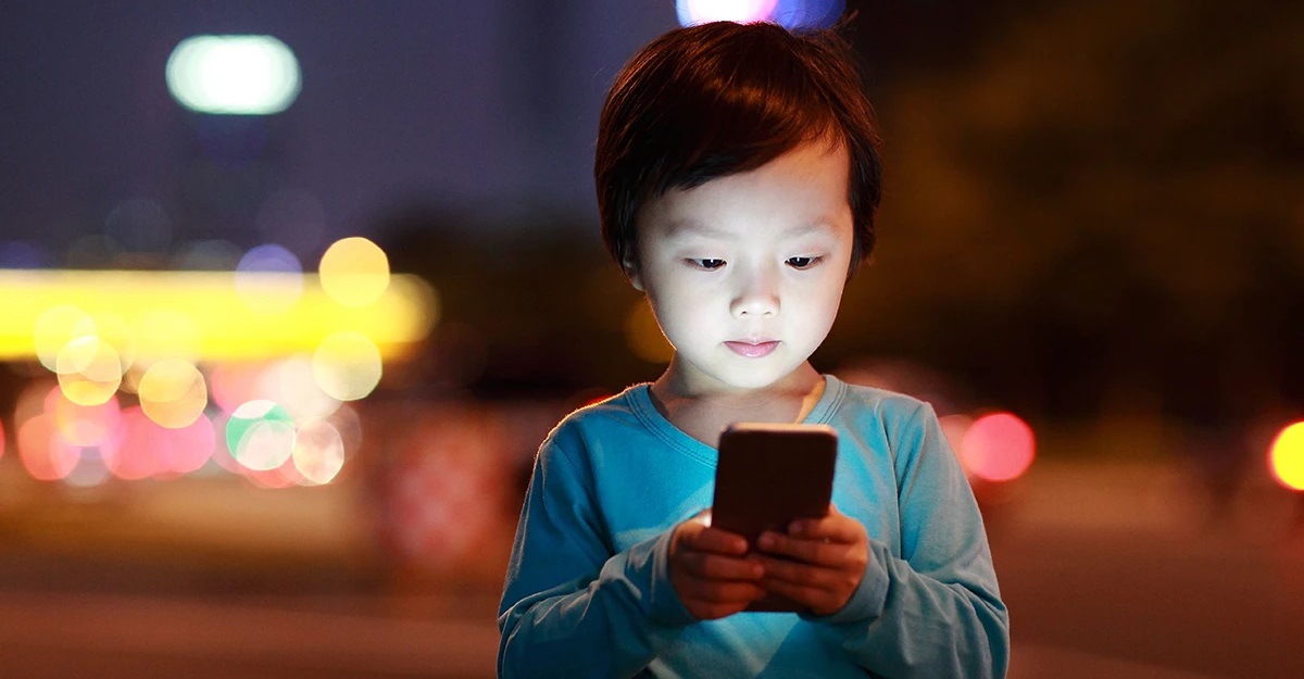 Bambini dipendenti da smartphone