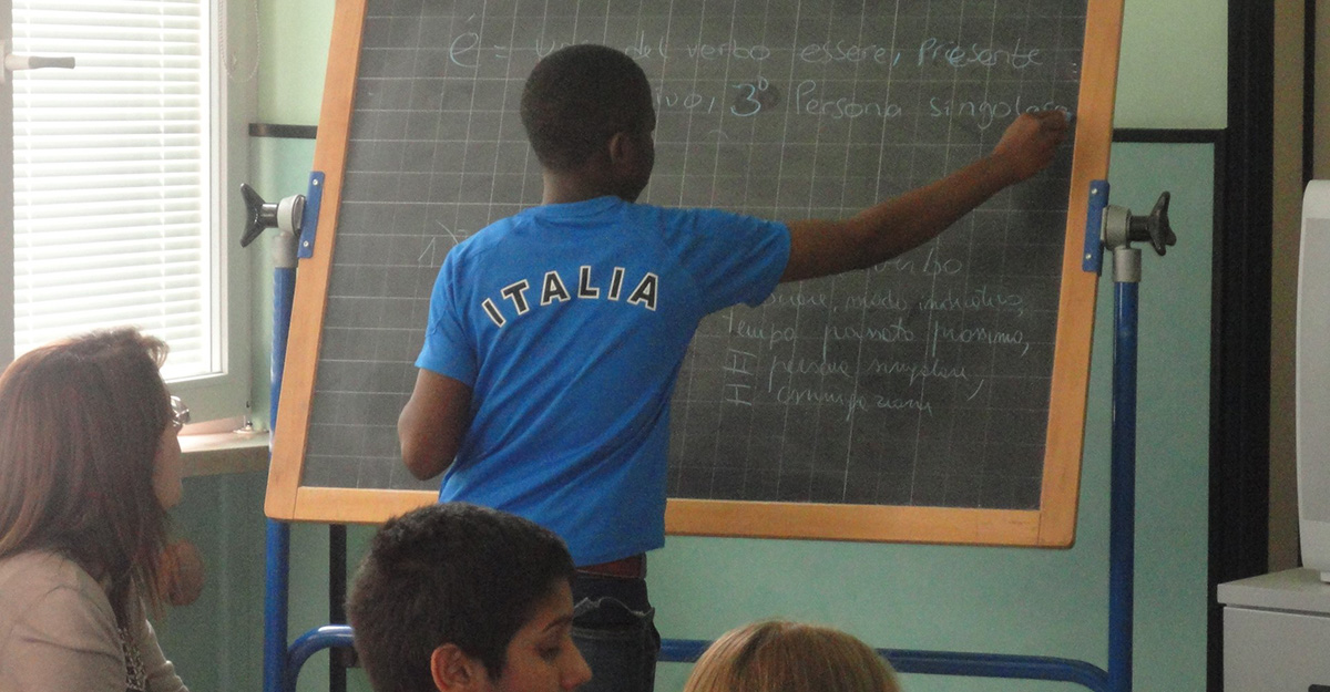 In classe ci sono 21 alunni che parlano 20 lingue diverse: “Imparano in fretta, in italiano siamo sopra la media”